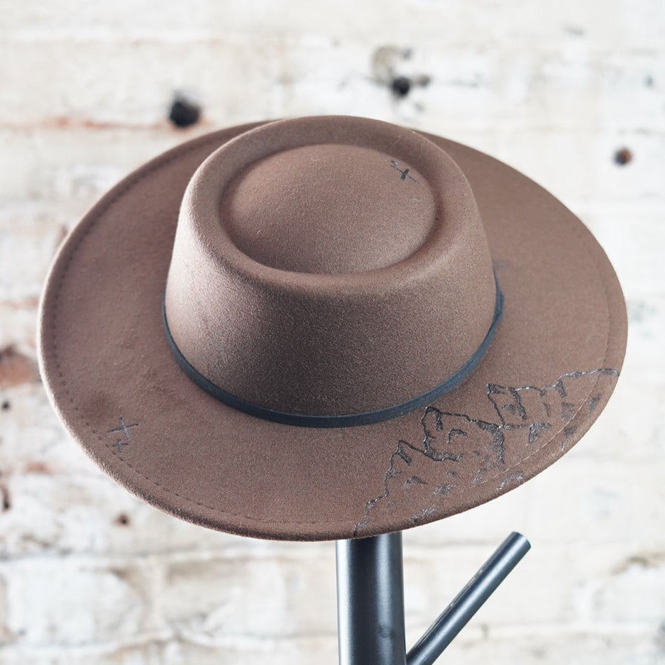 Widebrim - Dark Brown - Mountains
